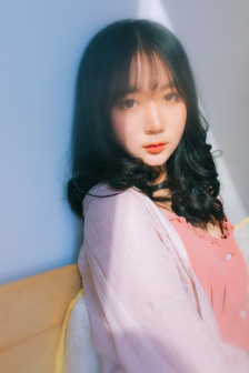 少女播放第十集视频